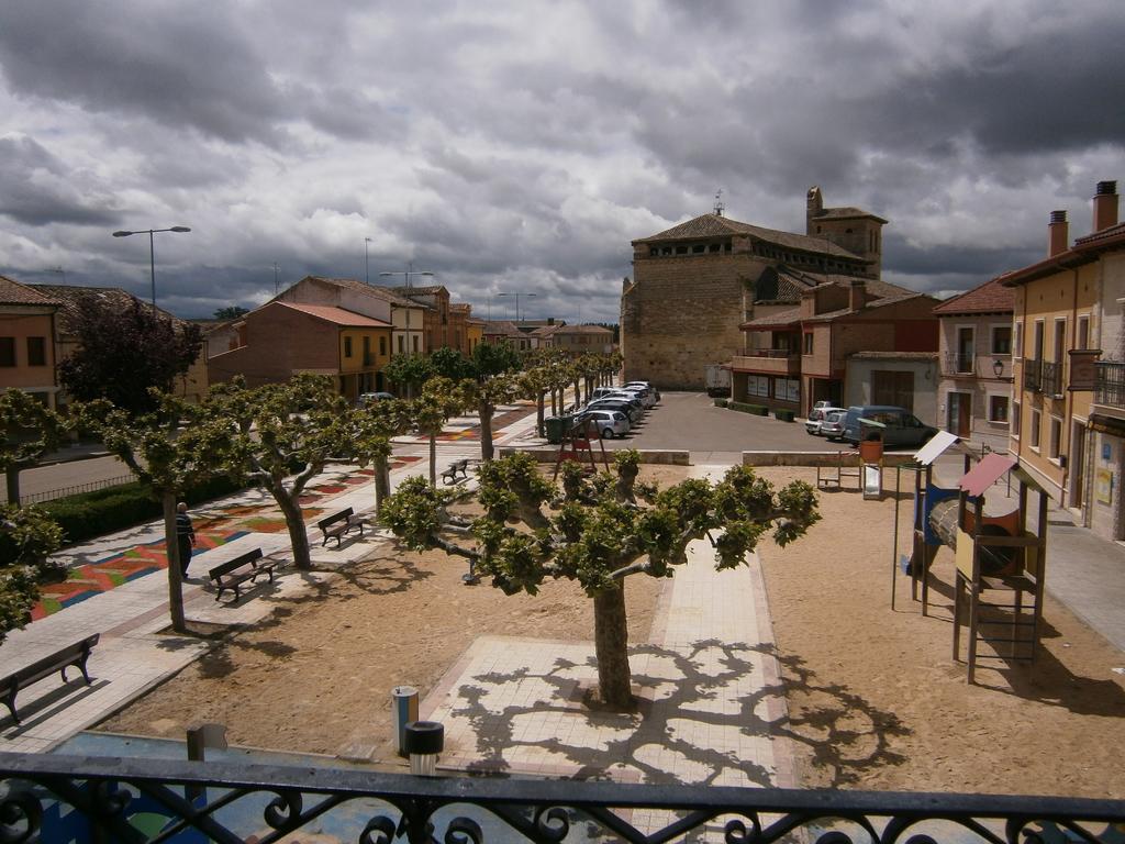 فندق Apartamento Pension La Via Lactea Frómista المظهر الخارجي الصورة